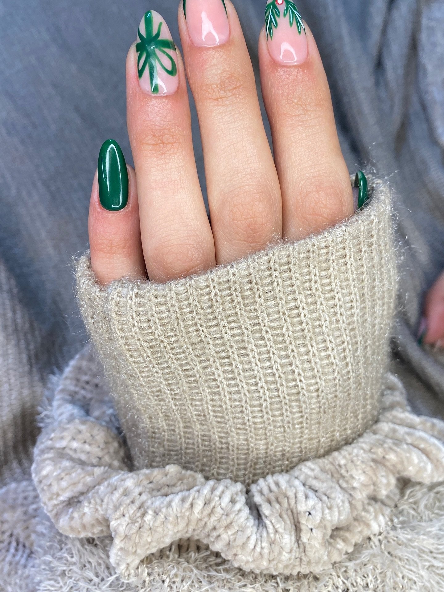 Deep Green Glossy Nails