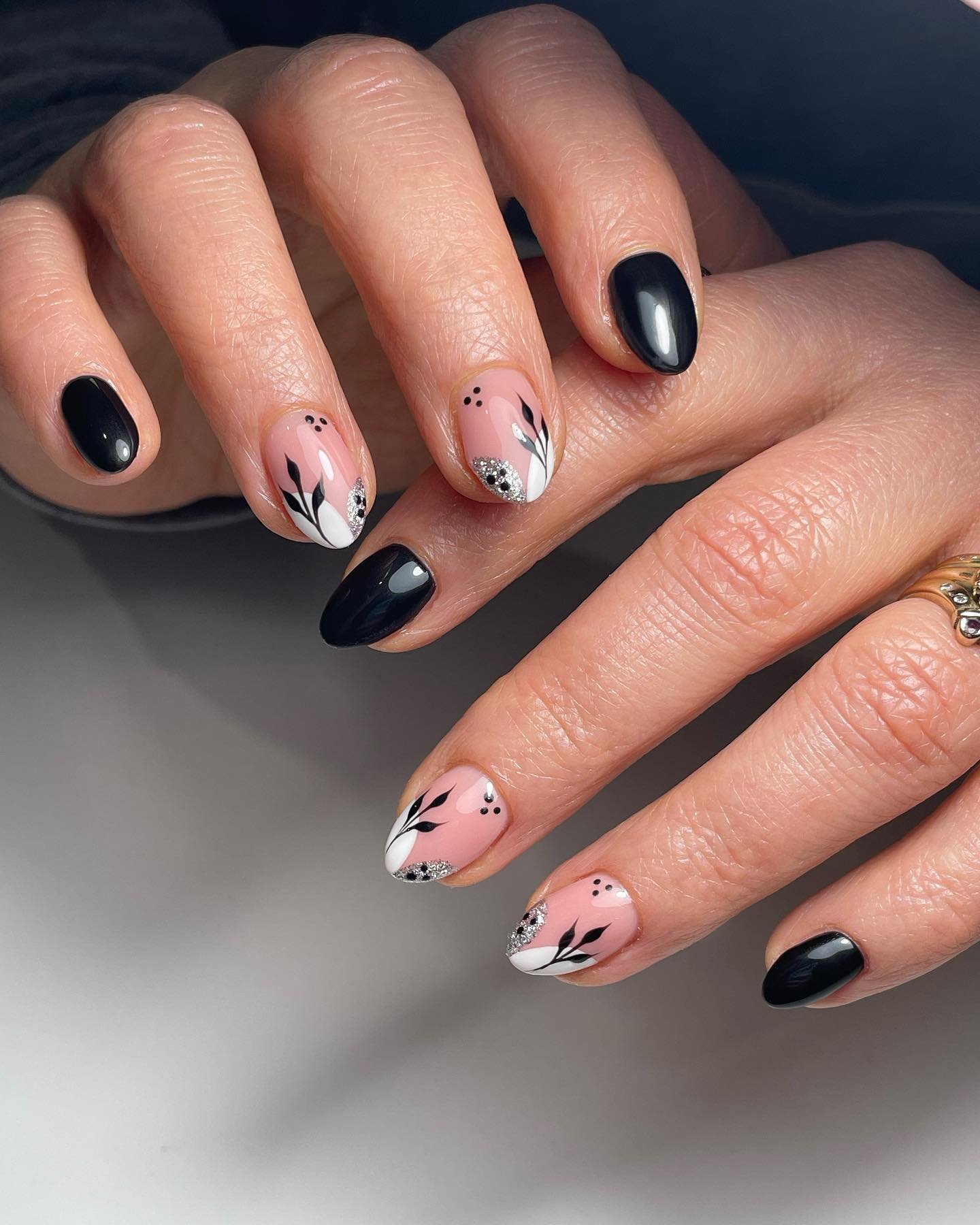 Black and Pink Nails with Small Floral Line Art — C5OmyPfgOHNNails by Stacey Griffiths.jpg