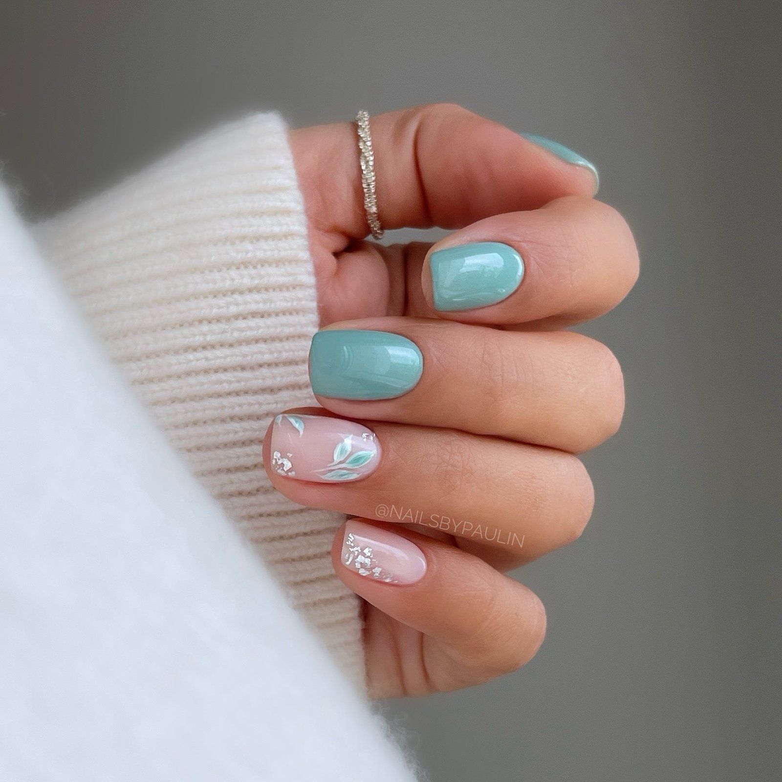 Turquoise Nails with a Pale Pink Floral Accent — C6Bo9LzsF-hPaulina Juśkiewicz.jpg
