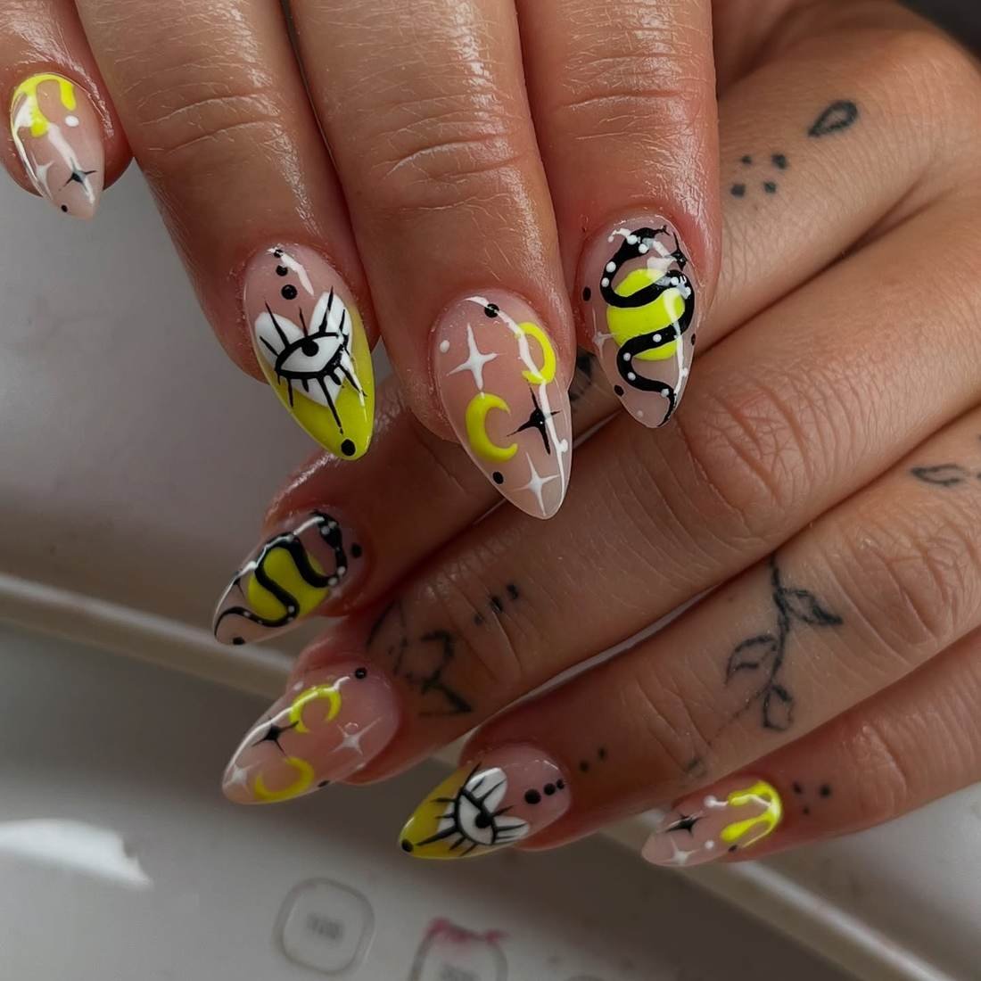 DL5hTRXIQrtNails by Aimée