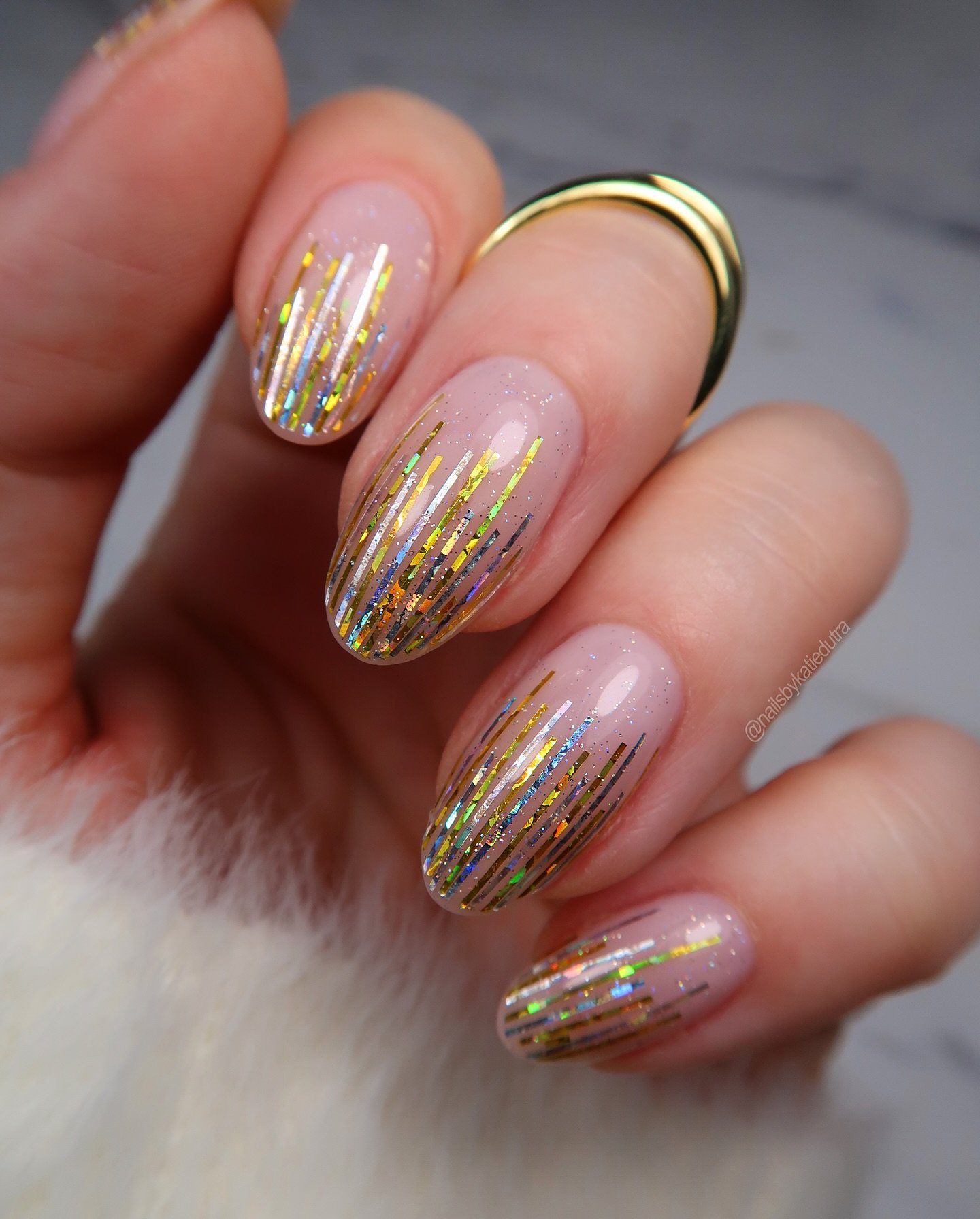 DE1CWMvSD7kKatie Dutra Gel Nail Artist & Educator