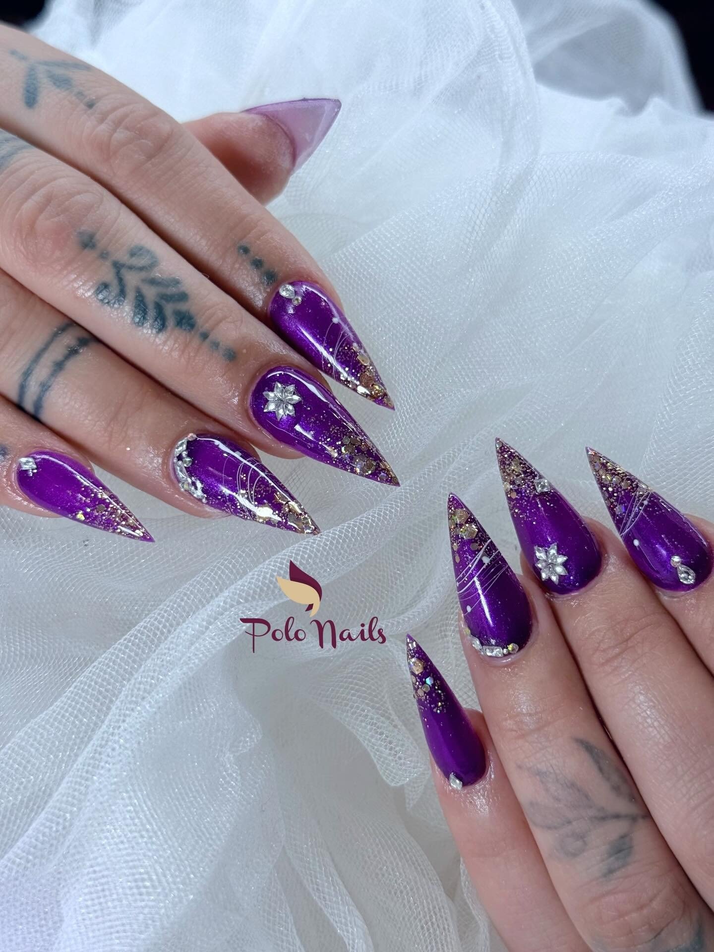 DVNKuDhDeoVPolo Nails Winnipeg.jpg