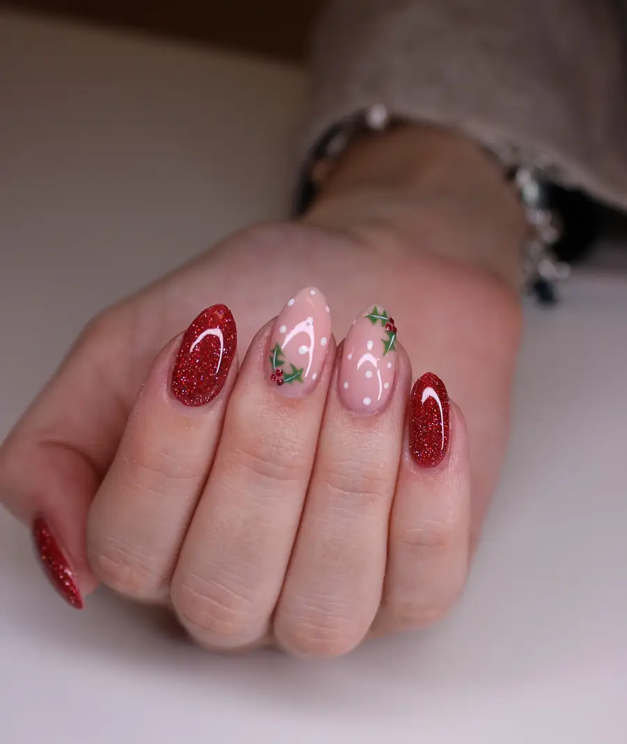 DRCbTM3CjKRNICOLE GLASGOW NAIL TECH.jpg