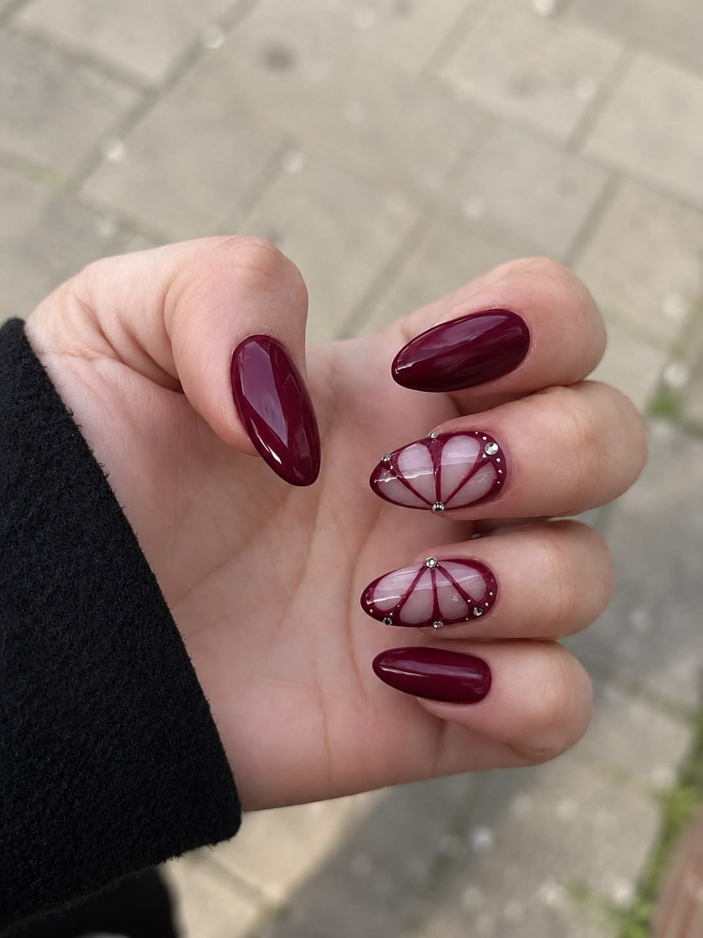 Dchbj3_oM7YLa Véna Nails