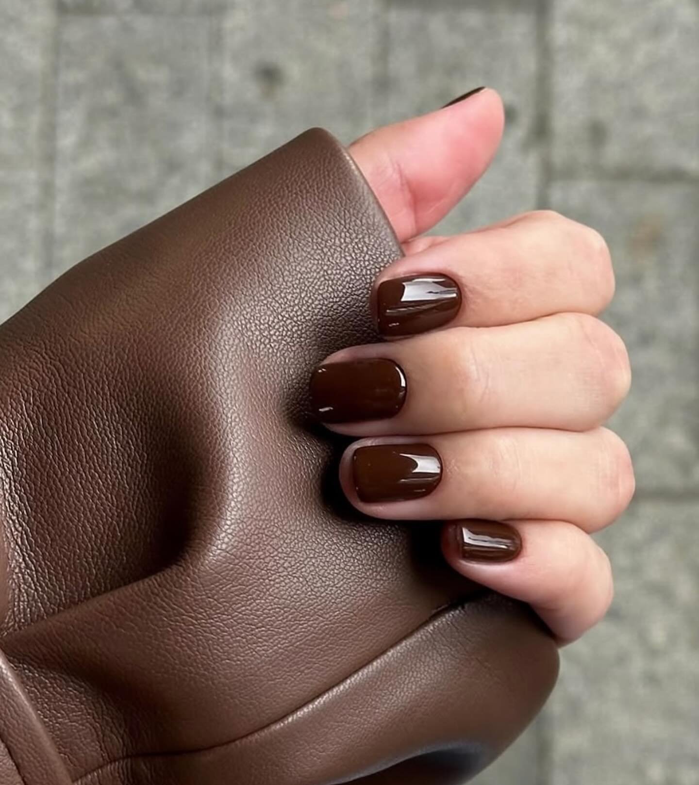 Short Chocolate Brown Nails in a Glossy Square Shape