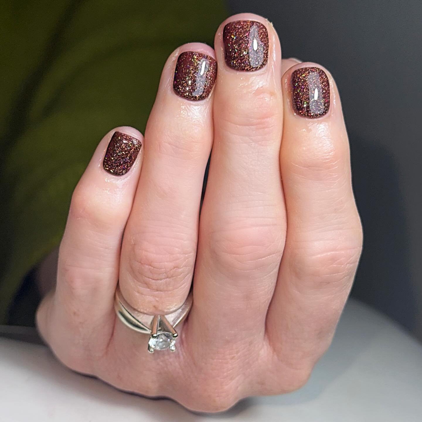 Short Brown Glitter Nails with Sparkling Texture