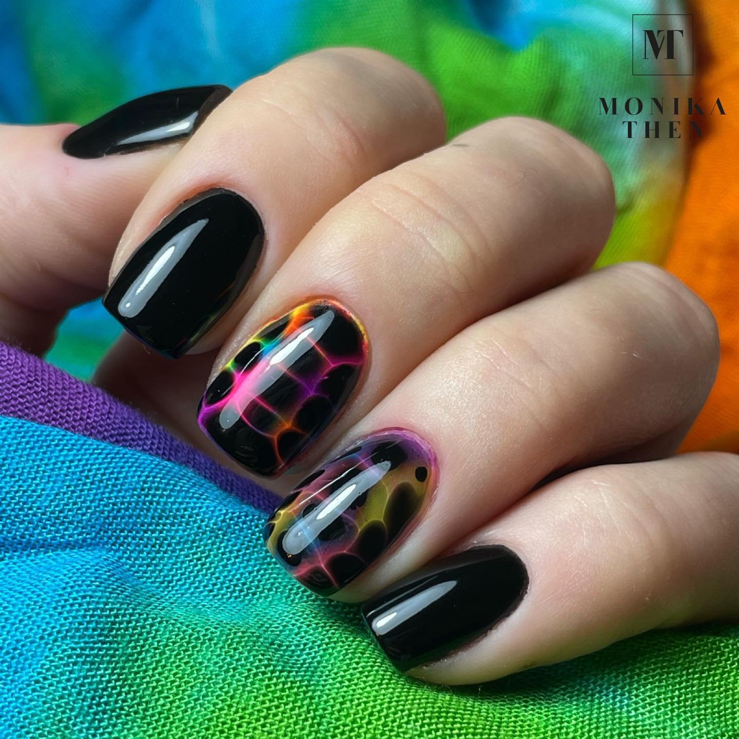 Black Nails with Iridescent Snakeskin Accents