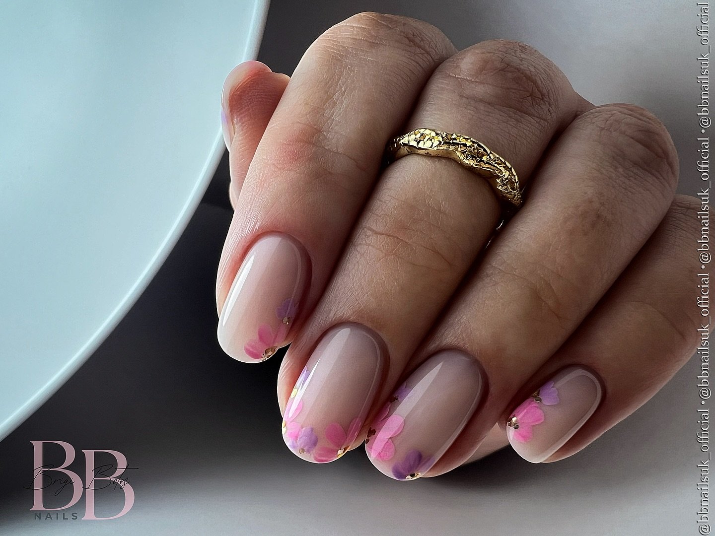 Short Taupe Nails with Pink-Tipped Accents