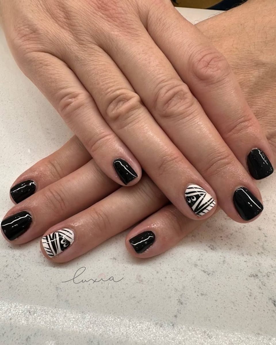 Black Short Nails with Geometric White Accents