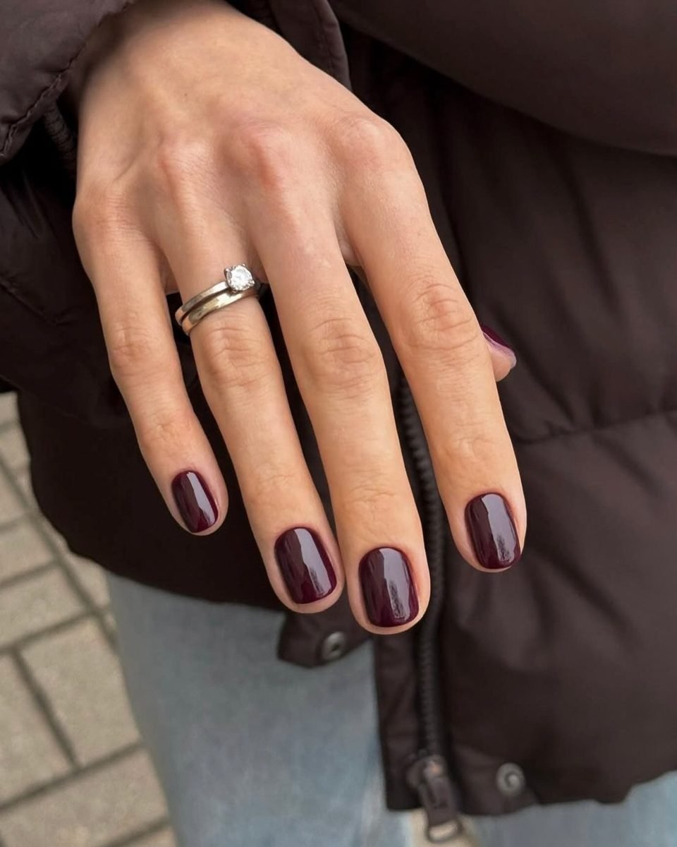Glossy Deep Plum Short Nails