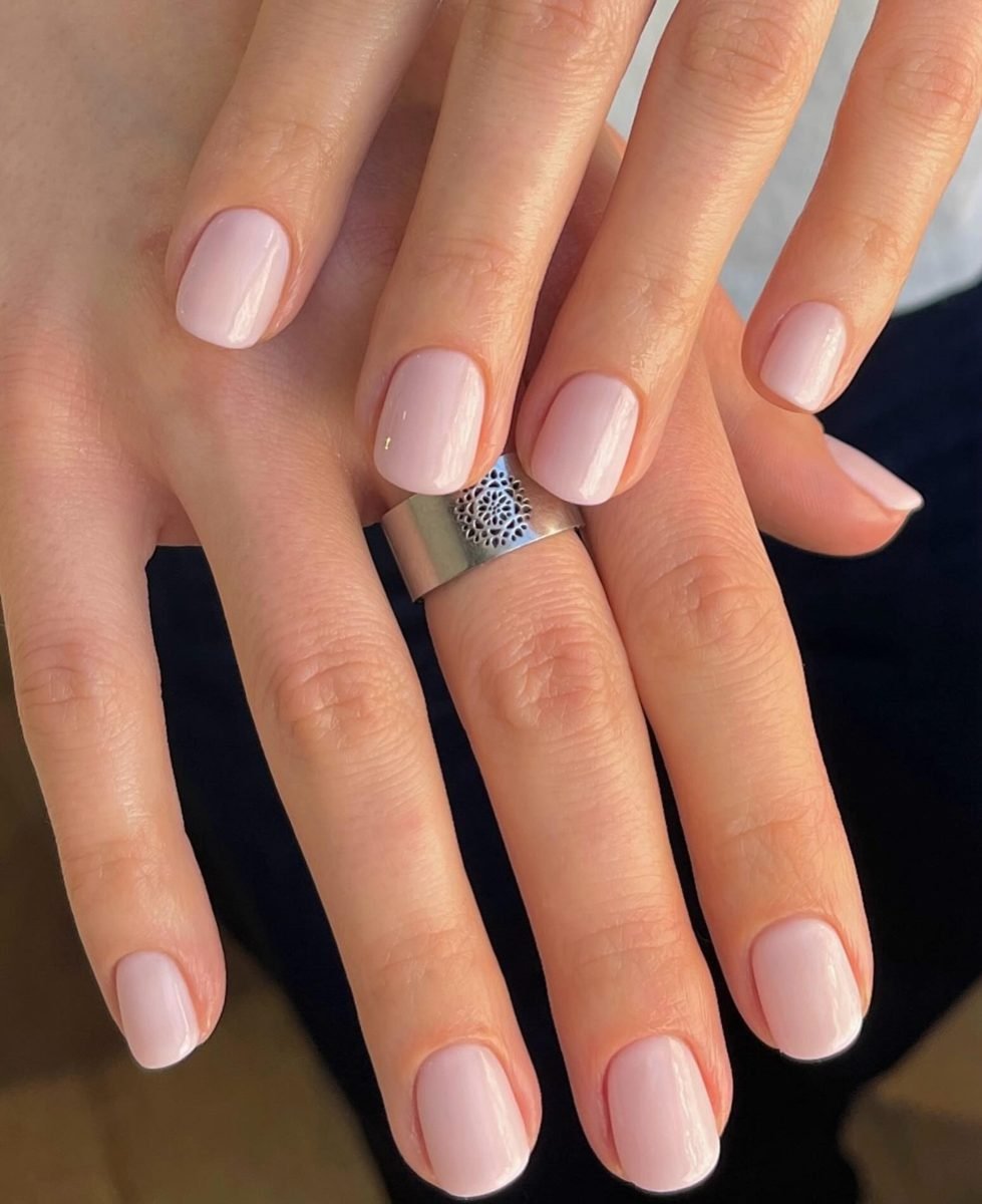 Soft Pink Short Nails with a Sparkling Accent