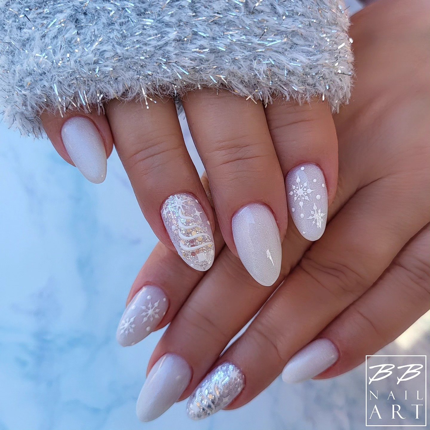DDR6xvfNlOGBekő Bernadett nail technician.jpg