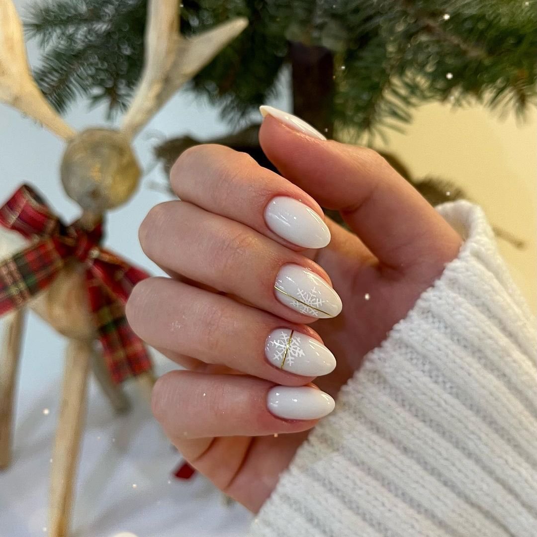DRw7yCUAKC3Unique Nails Midtown.jpg